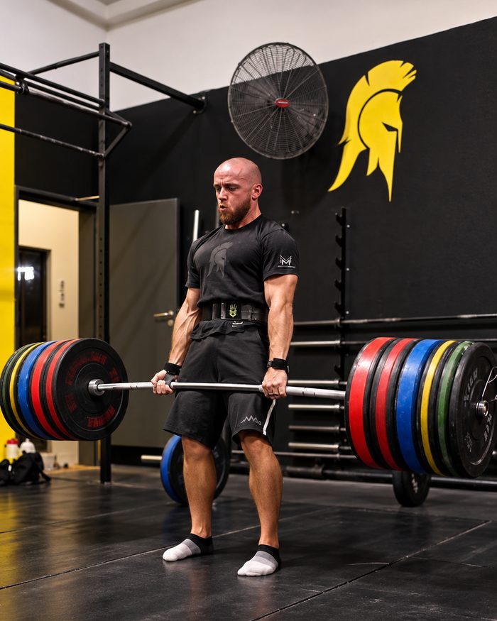 Stefan mid-deadlift